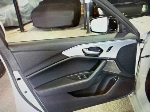 Used 2023 Acura TLX w/ Technology Package FWD image 11