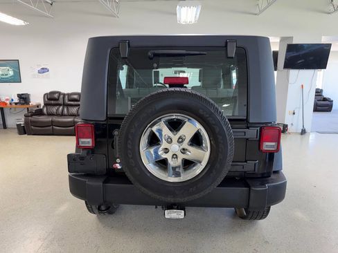 Used 2010 Jeep Wrangler Unlimited Sport image 9