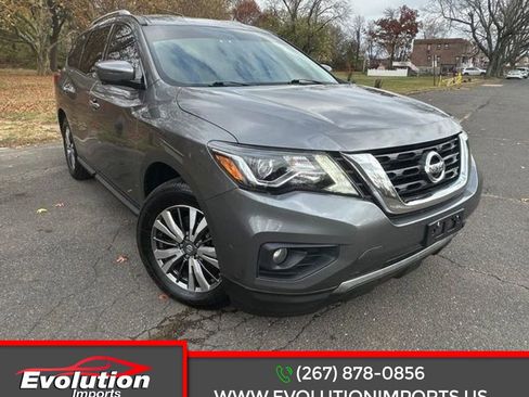 Used 2020 Nissan Pathfinder SL image 1
