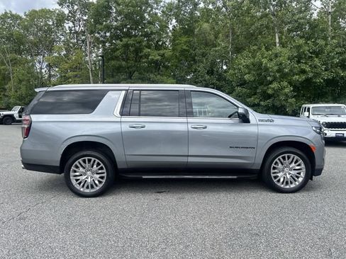 Used 2023 Chevrolet Suburban High Country AWD/4WD image 2