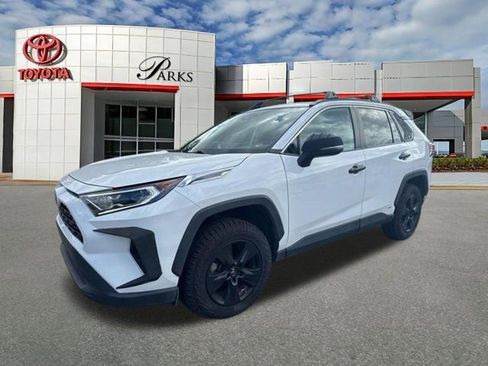 Used 2021 Toyota RAV4 XLE w/ Convenience Package AWD/4WD image 1