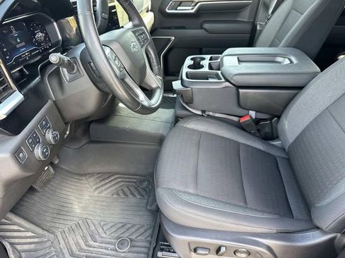 Used 2024 Chevrolet Silverado 1500 RST AWD/4WD image 19