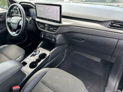 Used 2023 Ford Escape SE image 10