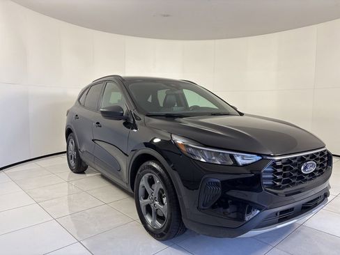 Used 2025 Ford Escape ST-Line image 7