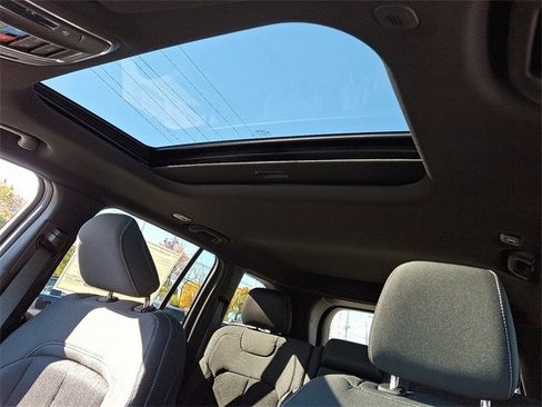 New 2025 Jeep Grand Cherokee Laredo X w/ Luxury Tech Group I image 10