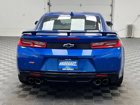 Used 2018 Chevrolet Camaro SS RWD image 9