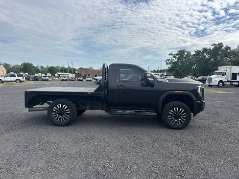 Used 2024 GMC Sierra 3500 Pro AWD/4WD image 6