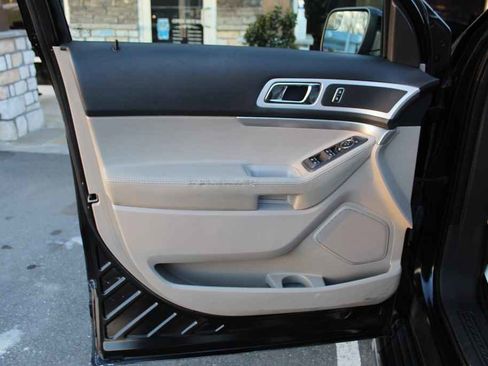 Used 2013 Ford Explorer XLT image 12