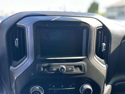 Used 2022 Chevrolet Silverado 1500 Custom Trail Boss AWD/4WD image 14