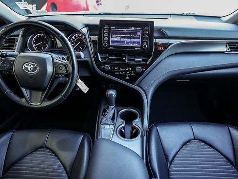 Used 2024 Toyota Camry SE image 16