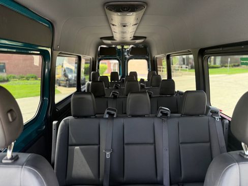 Used 2024 Mercedes-Benz Sprinter 2500 image 28