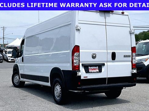 Used 2024 RAM ProMaster 2500 w/ Convenience Group FWD image 9