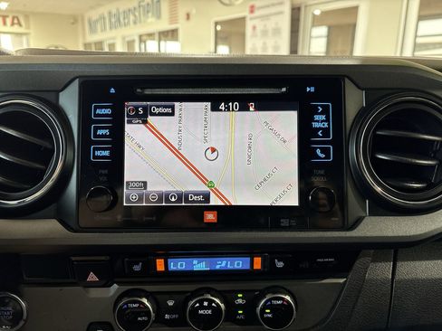 Used 2018 Toyota Tacoma TRD Off-Road w/ TRD Premium Off Road Package RWD image 18