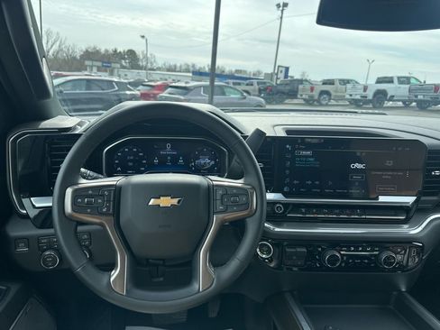 Used 2024 Chevrolet Silverado 2500 High Country image 17