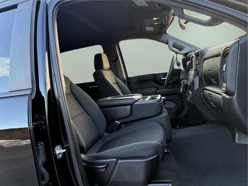 Used 2022 Chevrolet Silverado 2500 Custom w/ Custom Value Package image 34