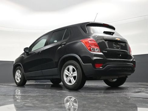 Used 2020 Chevrolet Trax LS FWD image 22
