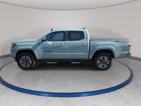 Used 2023 Toyota Tacoma TRD Sport w/ TRD Premium Sport Package AWD/4WD image 8