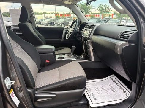 Used 2018 Toyota 4Runner SR5 AWD/4WD image 20