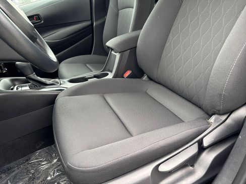 Used 2025 Toyota Corolla LE image 25