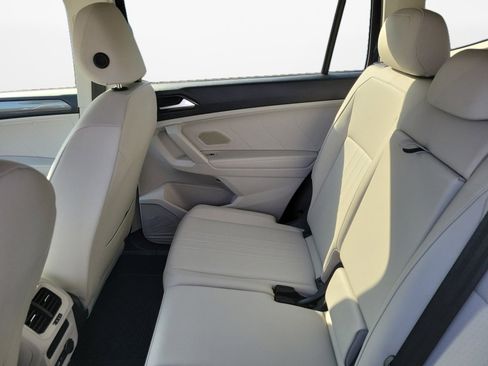 Certified 2022 Volkswagen Tiguan SE image 13