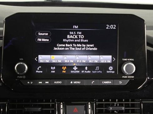 Certified 2025 Nissan Pathfinder SV FWD image 9