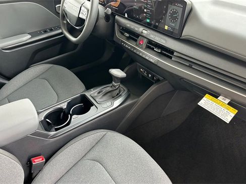 New 2026 Kia K4 LXS image 18