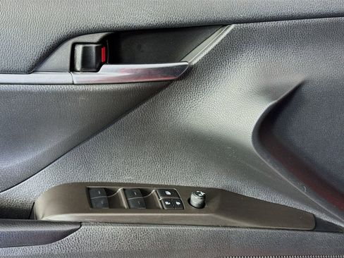 Used 2023 Toyota Camry LE image 19