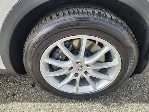 Used 2024 Porsche Cayenne image 23