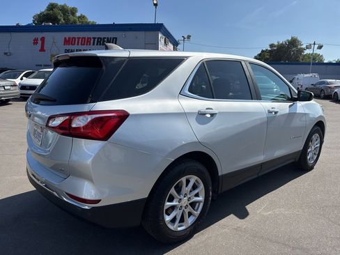 Used 2021 Chevrolet Equinox LT image 4