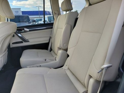 Used 2023 Lexus GX 460 Premium w/ Accessory Package image 15