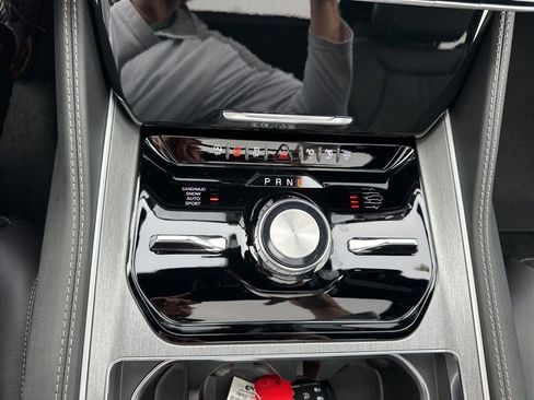 New 2025 Jeep Wagoneer Series II w/ Convenience Group I image 5