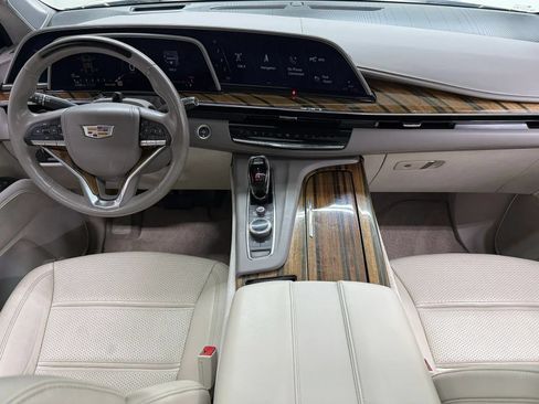 Used 2022 Cadillac Escalade ESV Premium Luxury Platinum AWD/4WD image 2