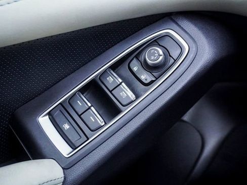 Used 2024 Subaru Ascent Limited image 27