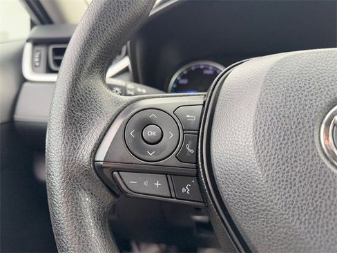 Used 2019 Toyota RAV4 LE image 15