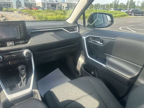 Used 2021 Toyota RAV4 XLE w/ Convenience Package AWD/4WD image 11