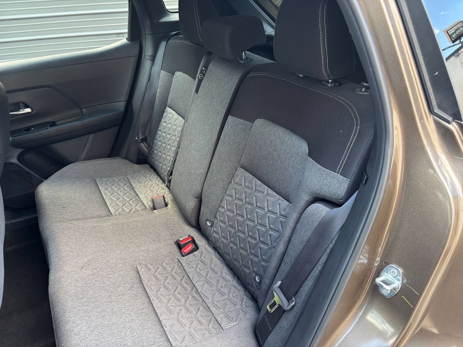 Used 2026 Nissan Kicks SV w/ Cold Weather Package FWD image 32