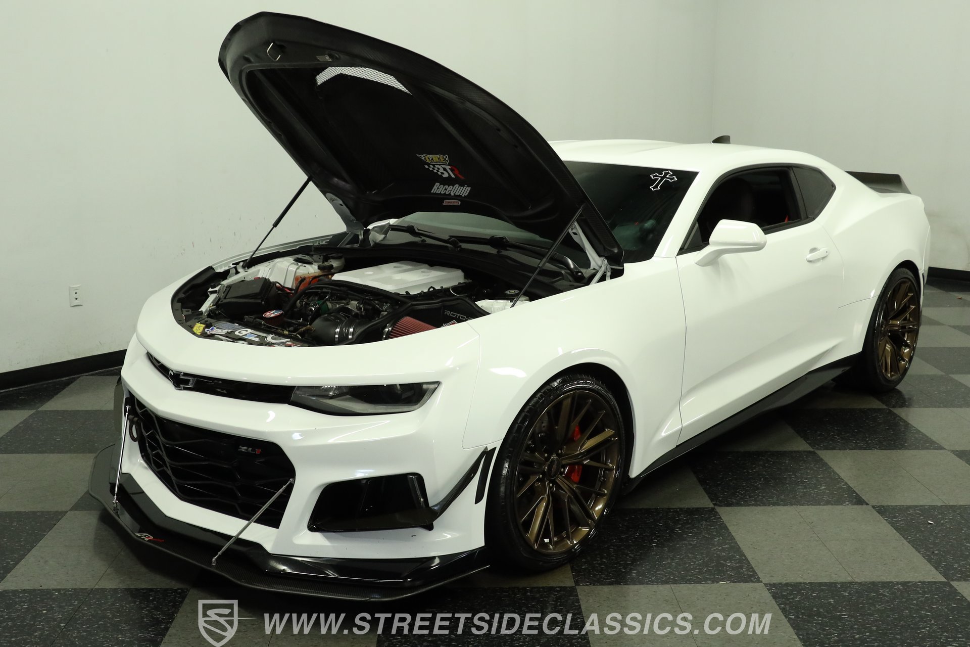 Used 2018 Chevrolet Camaro ZL1 RWD image 30