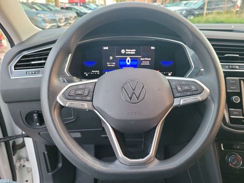 Used 2022 Volkswagen Tiguan S image 17