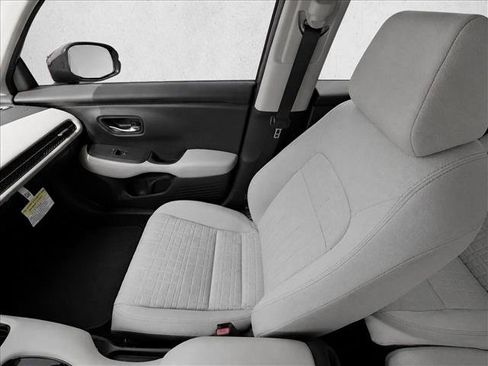 Used 2025 Honda HR-V LX image 18