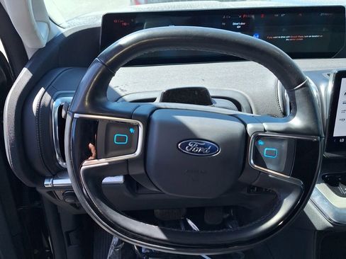 Used 2025 Ford Expedition Max Platinum w/ Driver's Package AWD/4WD image 12