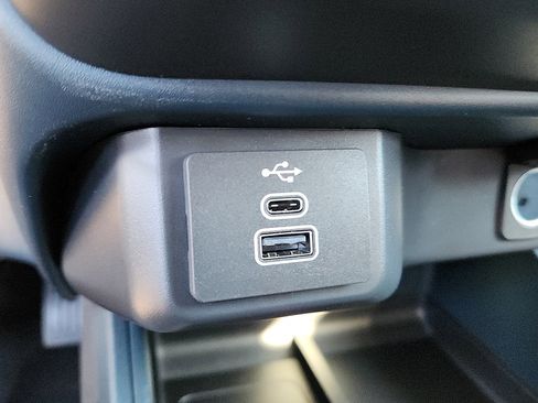 New 2025 Ford Maverick XL w/ Equipment Group 102A image 18