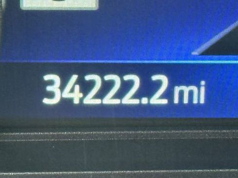 Used 2022 Ford Explorer XLT w/ Equipment Group 202A image 18