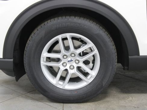 New 2026 Ford Explorer Active image 18