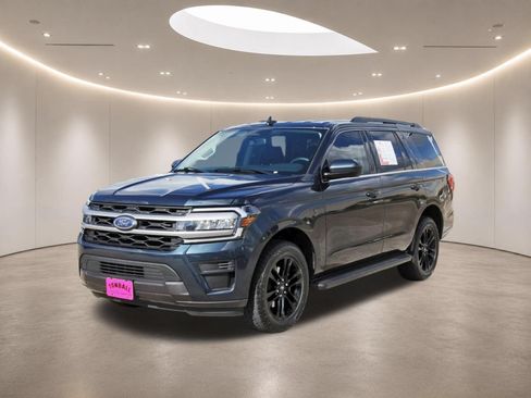 Used 2024 Ford Expedition XLT RWD image 3