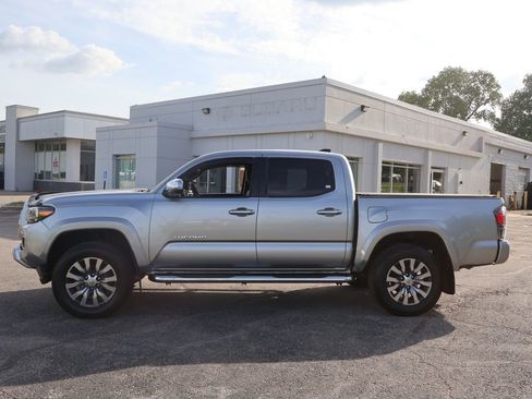 Used 2023 Toyota Tacoma Limited AWD/4WD image 5
