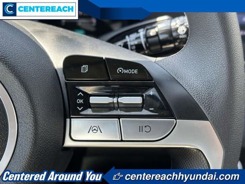 Used 2023 Hyundai Elantra SEL w/ Preferred Accessory Package FWD image 18