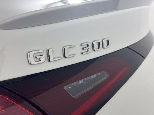 Used 2026 Mercedes-Benz GLC 300 4MATIC image 19