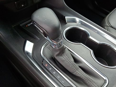 Used 2023 Chevrolet Traverse LT image 17