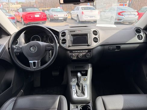 Used 2017 Volkswagen Tiguan S image 9