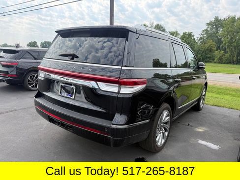 Used 2023 Lincoln Navigator Reserve AWD/4WD image 9